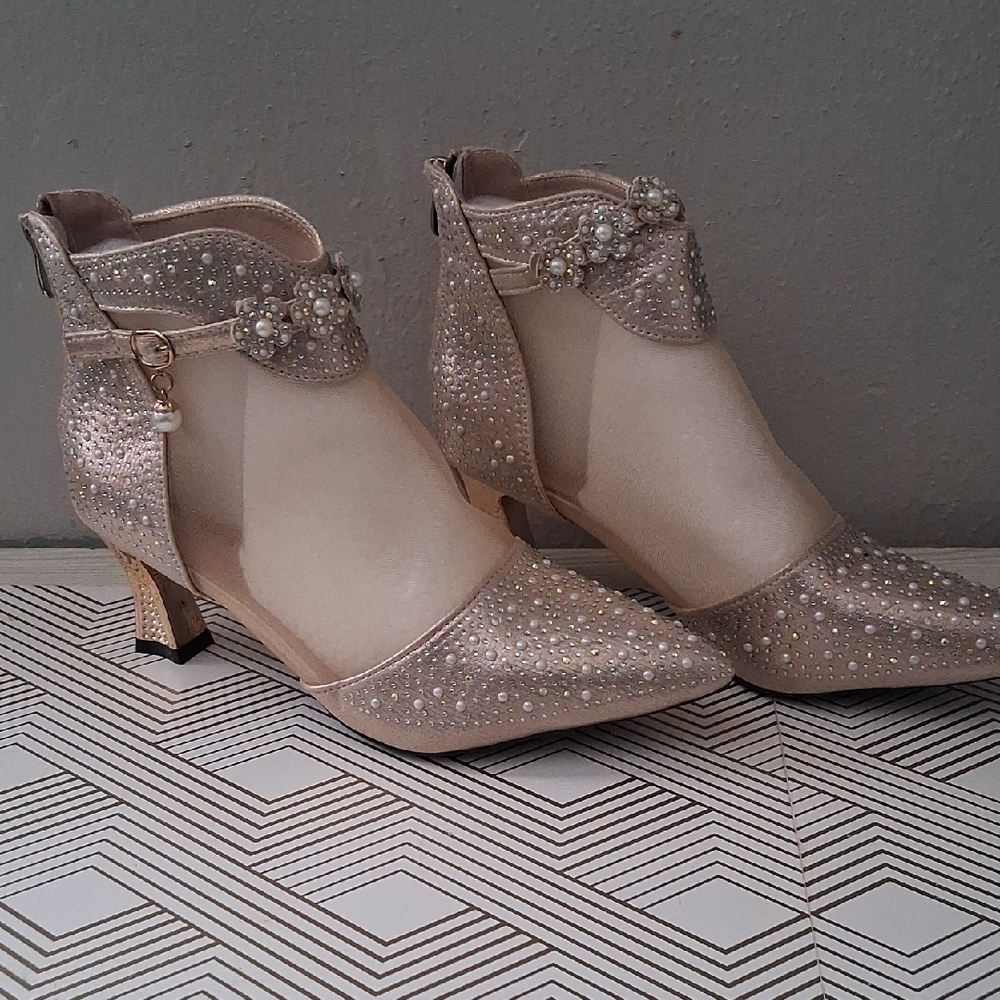 Elegant Pearl Embellished Women's Shoes - Cream